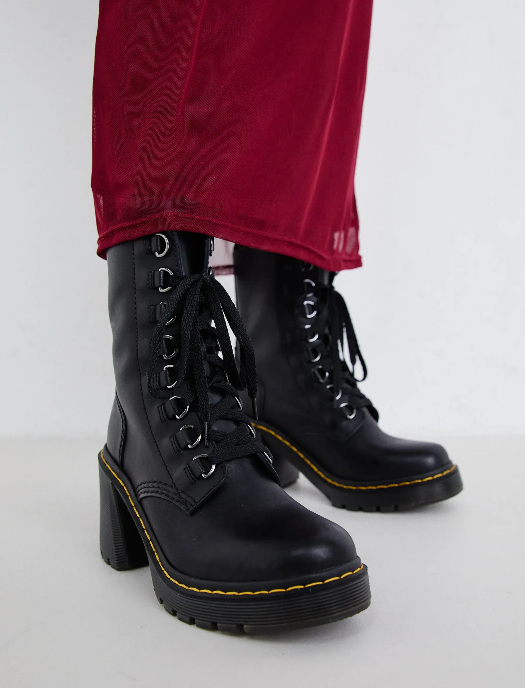 DR. MARTENS CHESNEY LACE UP BOOTS