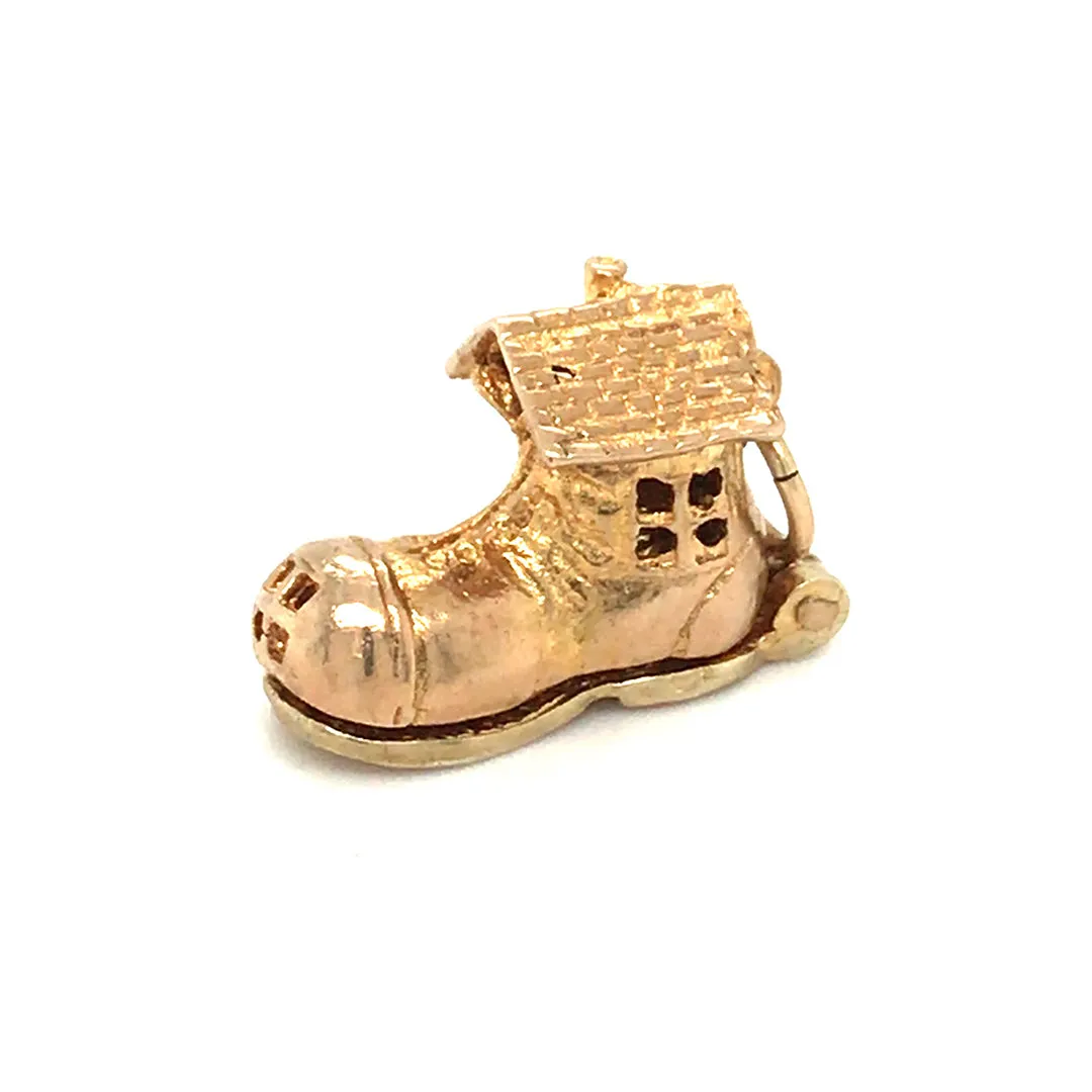 'There was an old woman who lived in a shoe' Charm